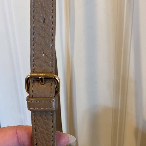 Tommy Hilfiger Crossbody Bag - Picture 6 of 7